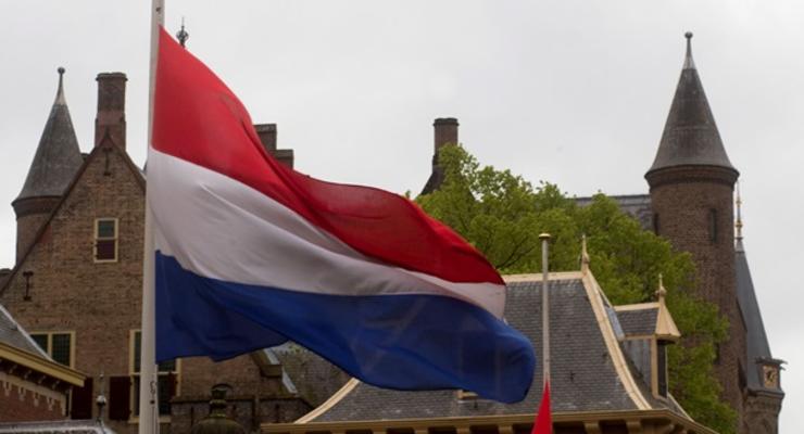 Нидерланды высылают двух российских дипломатов