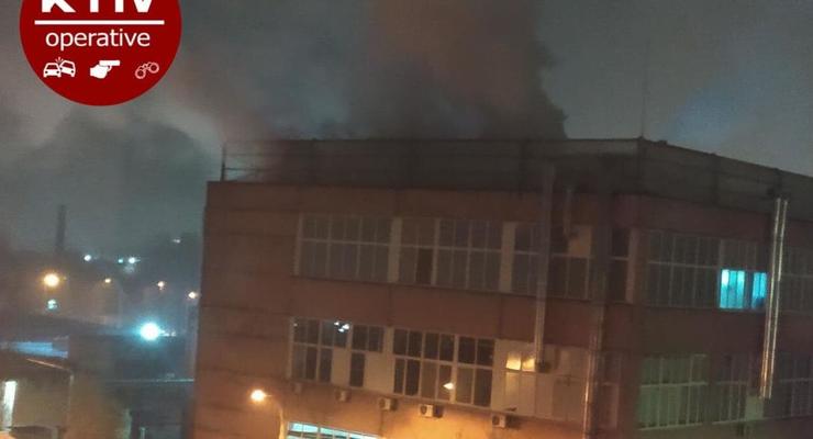 В Киеве загорелся витаминный завод
