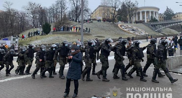 Стычки на Майдане: Пострадали десятки полицейских – полиция