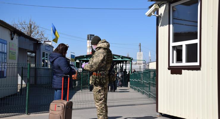 У 80% людей на КПВВ в Станице Луганской выявляют COVID, - Гайдай