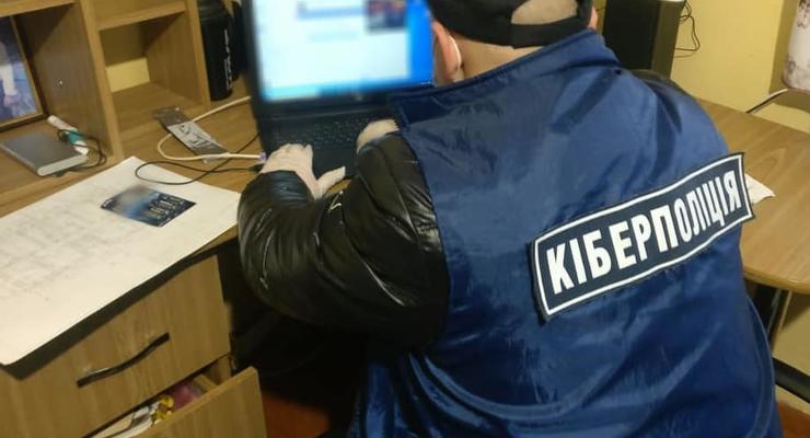 Украинец при помощи "вируса" украл миллион гривен