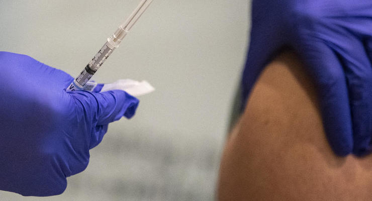 Минздрав создаст временные центры по вакцинации от COVID