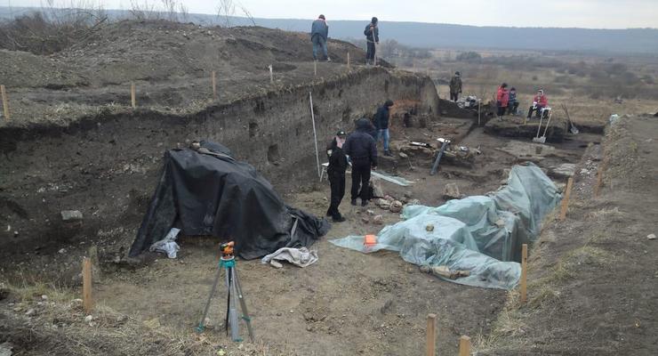 На Львовщине неизвестные частично разрушили археологический памятник