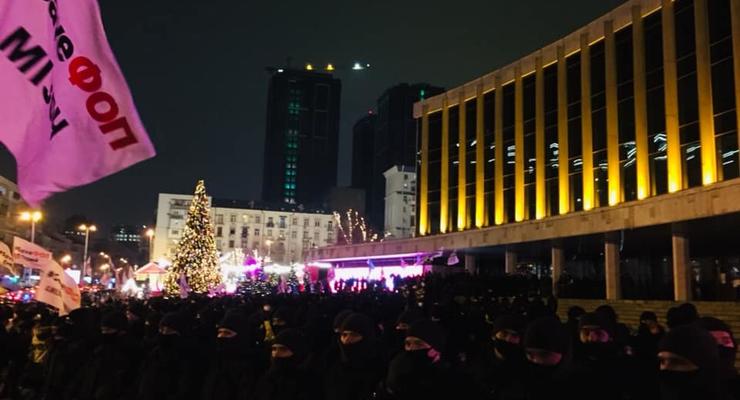 ФОПы устроили митинг у дворца "Украина" перед концертом "Квартала-95"