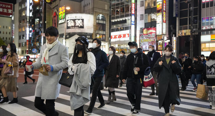Япония закрывает границы из-за нового штамма COVID