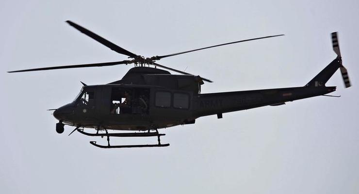 В Пакистане четыре человека погибли при крушении военного вертолета