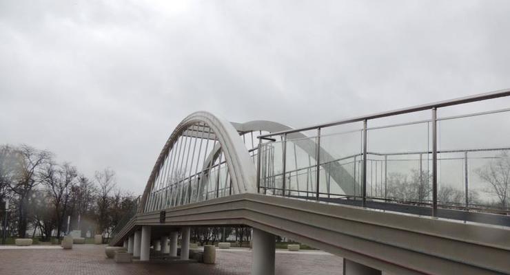В Крыму треснула 55-метровая копия Керченского моста