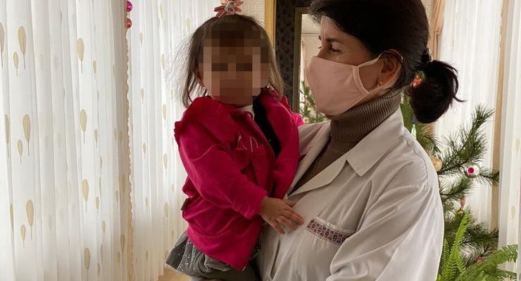 Жительница Днепропетровщины отдала маленькую дочь для попрошайничества
