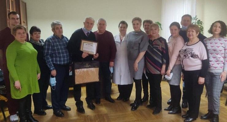 Врач из Одесской области признан старейшим хирургом Украины