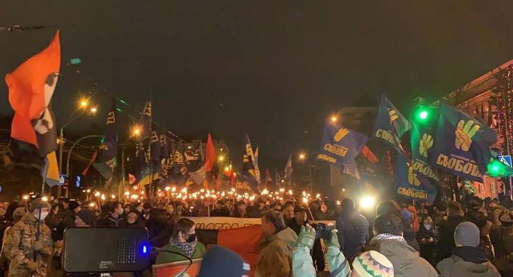 В Киеве проходит шествие в честь Бандеры