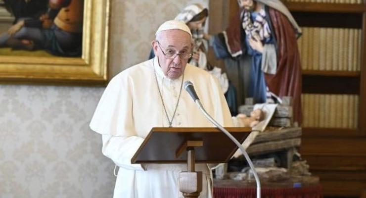 Папа Франциск выступил с обращением к миру