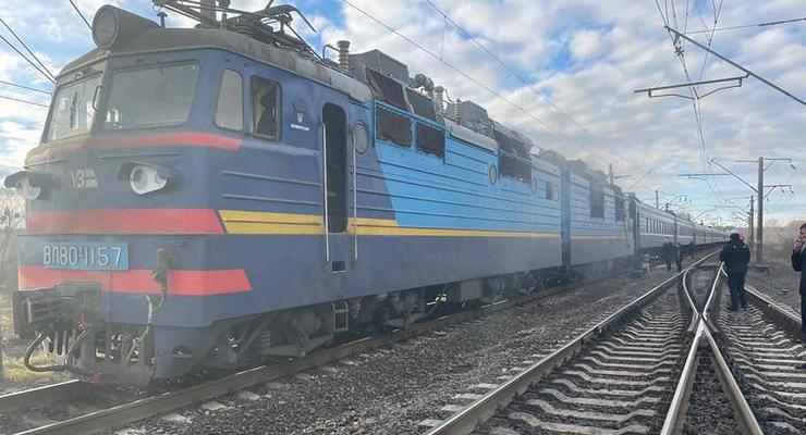 В Ровненской области на ходу загорелся пассажирский поезд