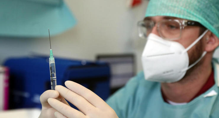 Зеленский призвал ускорить создание реестра COVID-вакцинированных