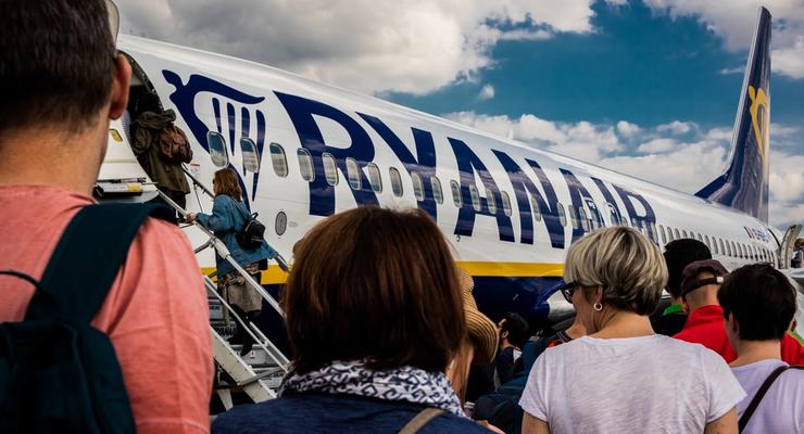 Популярный лоукостер сокращает количество рейсов из Киева
