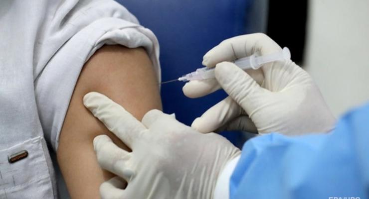 COVID-вакцину Sinovac ожидают в Украине в марте