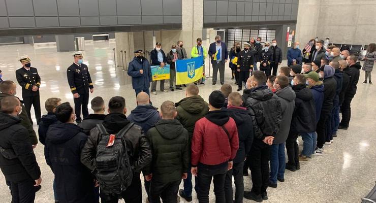 Украинские моряки прибыли в США для спецподготовки