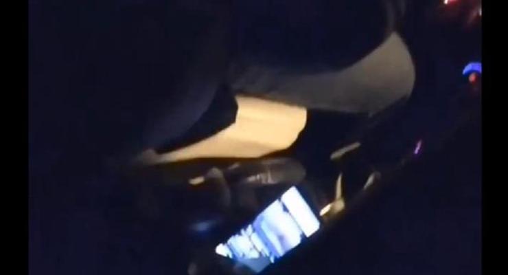 Пассажирка сняла на видео мастурбирующего таксиста