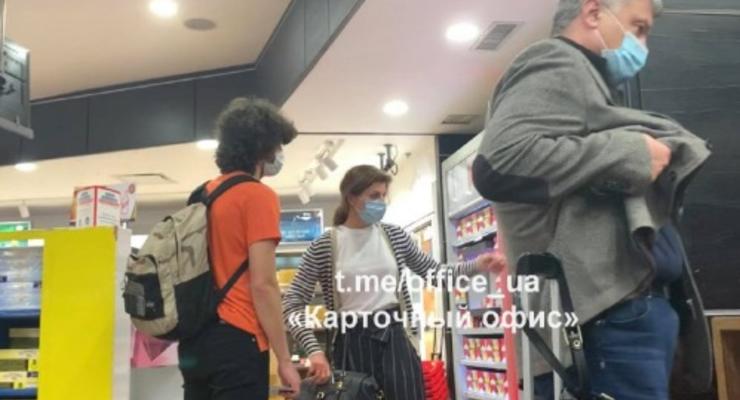Семейство Порошенко засветилось в аэропорту Эквадора: Фото и видео