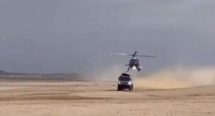 На ралли Дакар вертолет столкнулся с Камазом