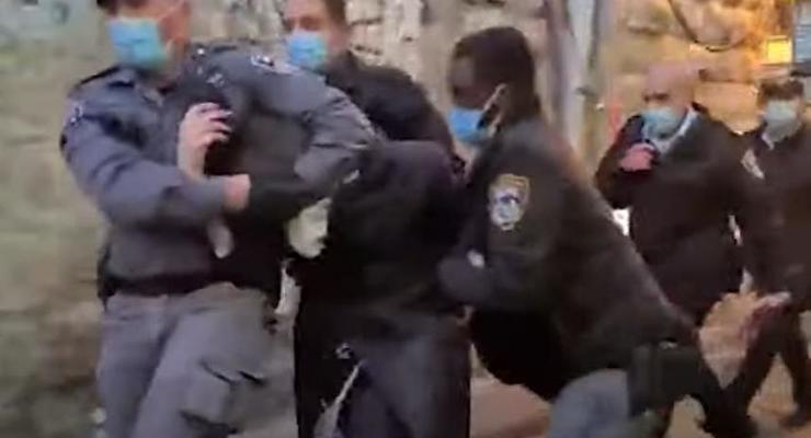 В Иерусалиме ортодоксы закидали полицию камнями