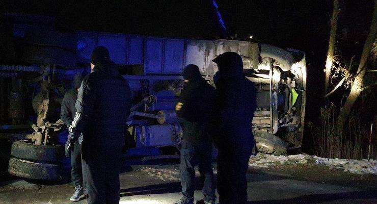 На Закарпатье легковушка столкнулась с автобусом: Пассажиры пострадали