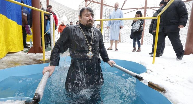 На Крещение две тысячи спасателей будут дежурить на водоемах
