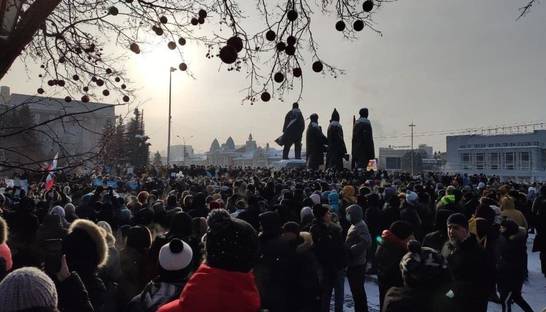 На акциях в России задержаны около 100 человек