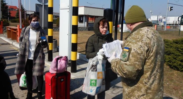 За год более 11 млн украинцев выезжали за границу