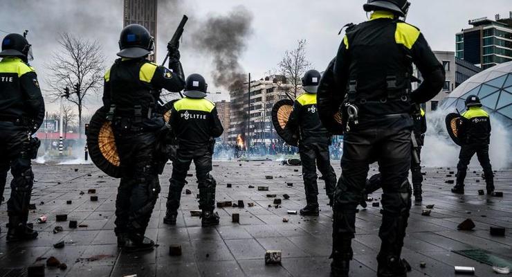 "Антикарантинные" беспорядки в Нидерландах: задержаны около 300 человек