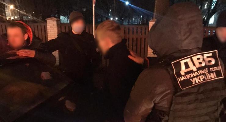 На Черниговщине двое полицейских торговли наркотиками