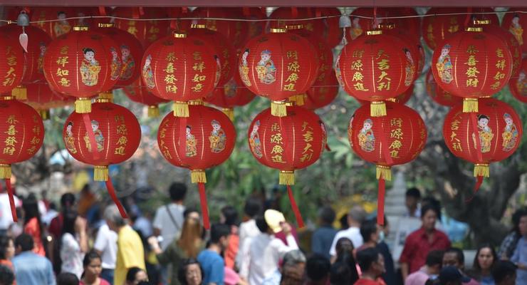 В Китае раздают деньги гражданам, чтобы те провели Новый год дома