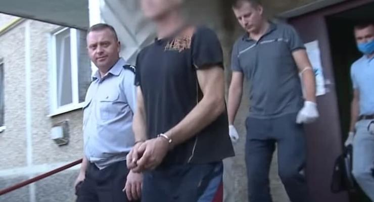 Заманивал и совращал: Полиция объявила о подозрении 52-летнему педофилу