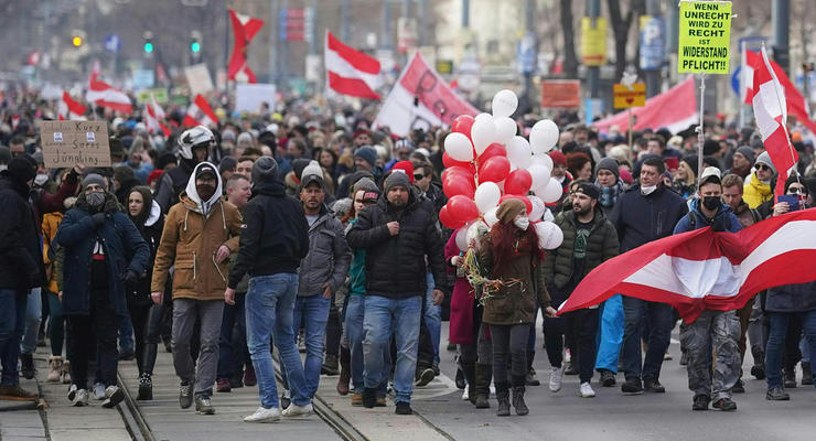 В столице Австрии прошли массовые акции протеста против локдауна