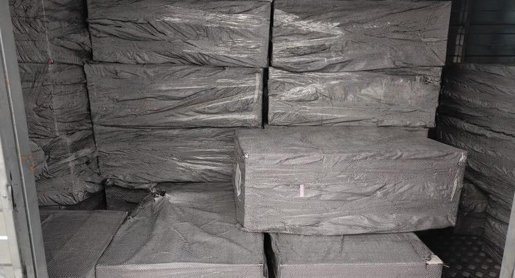 В "Борисполе" выявили более 2 тонн контрабандных сигарет из ОАЭ