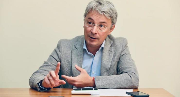Министр культуры отреагировал на блокировку трех украинских телеканалов
