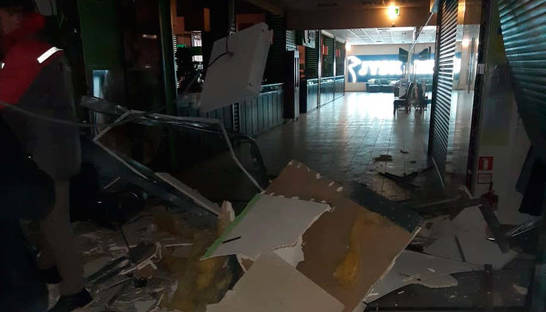 Пострадавших при взрыве в ТЦ в Черновцах нет, - полиция