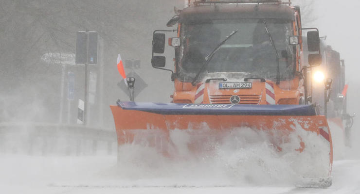 Снегопады нарушили движение в Германии и Нидерландах
