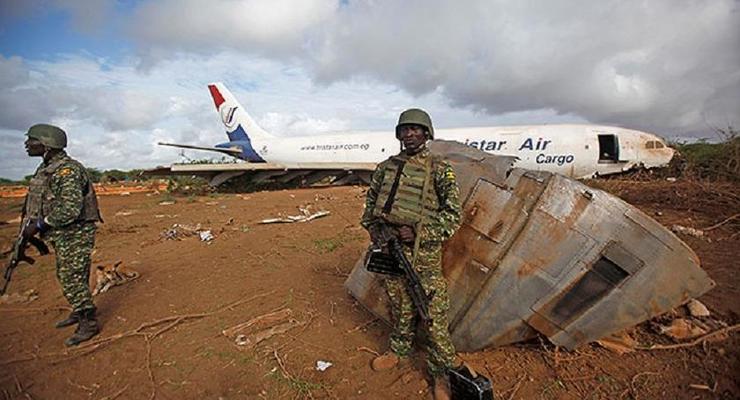 В Сомали рухнул транспортный самолет - СМИ