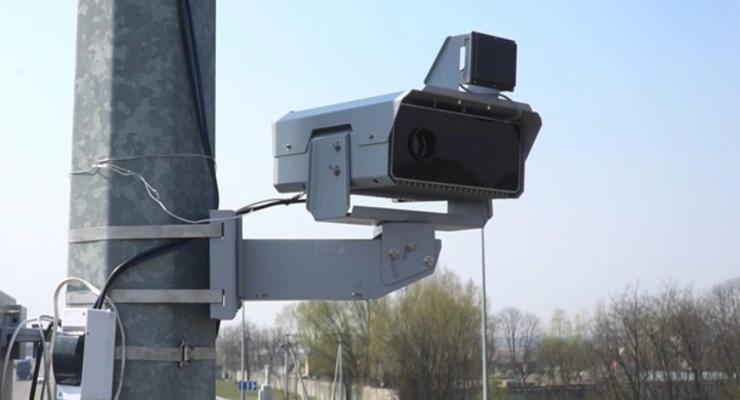 На дорогах в Украине в три раза увеличат количество камер видеофиксации