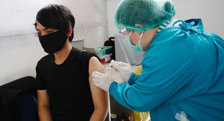 В Малайзии COVID-вакцинация для иностранцев будет бесплатной