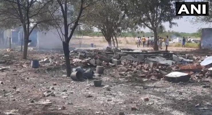 В Индии при взрыве на фабрике погибли 16 человек