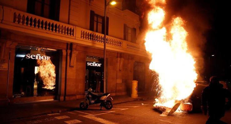 В Испании вспыхнули беспорядки из-за ареста рэпера