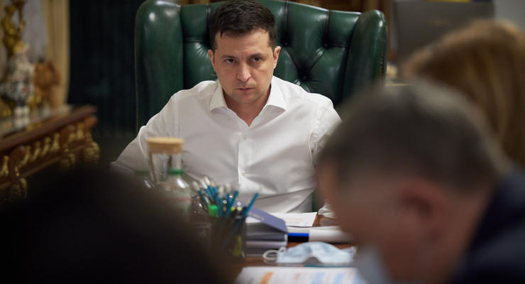 Зеленский поддержал конкурсы для чиновников, но призвал изменить закон