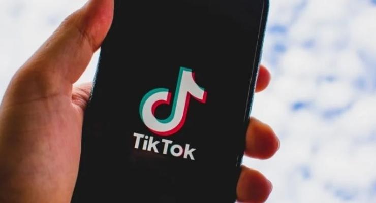 Зеленского просят запретить TikTok