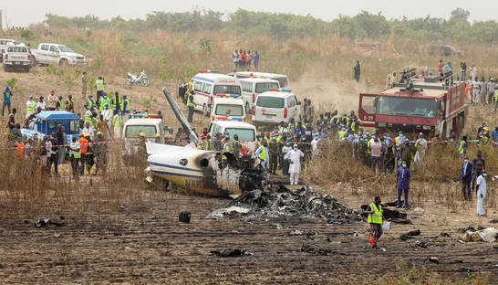 В столице Нигерии упал военный самолет