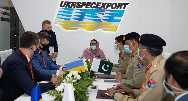 Украина заключила контракт с Пакистаном на ремонт танков