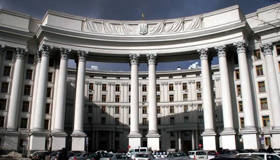 Украина выразила протест РФ из-за нападения на консульство