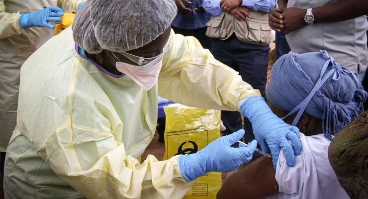 В Гвинее началась вакцинация от Эболы