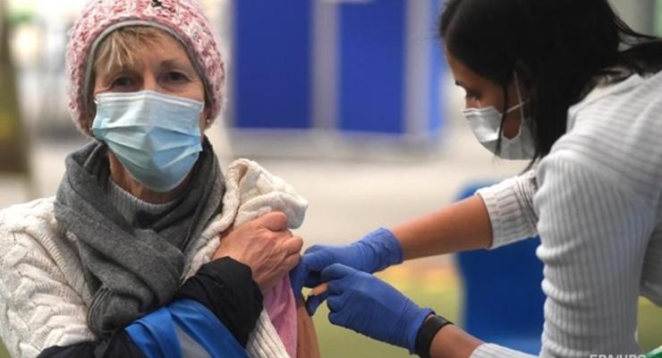 В Кабмине обещают продажу вакцин "под отпуска" - СМИ
