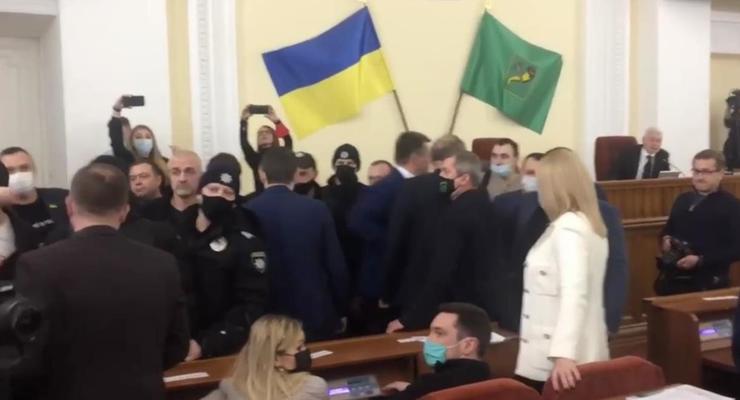 На сессии Харьковского горсовета произошла драка